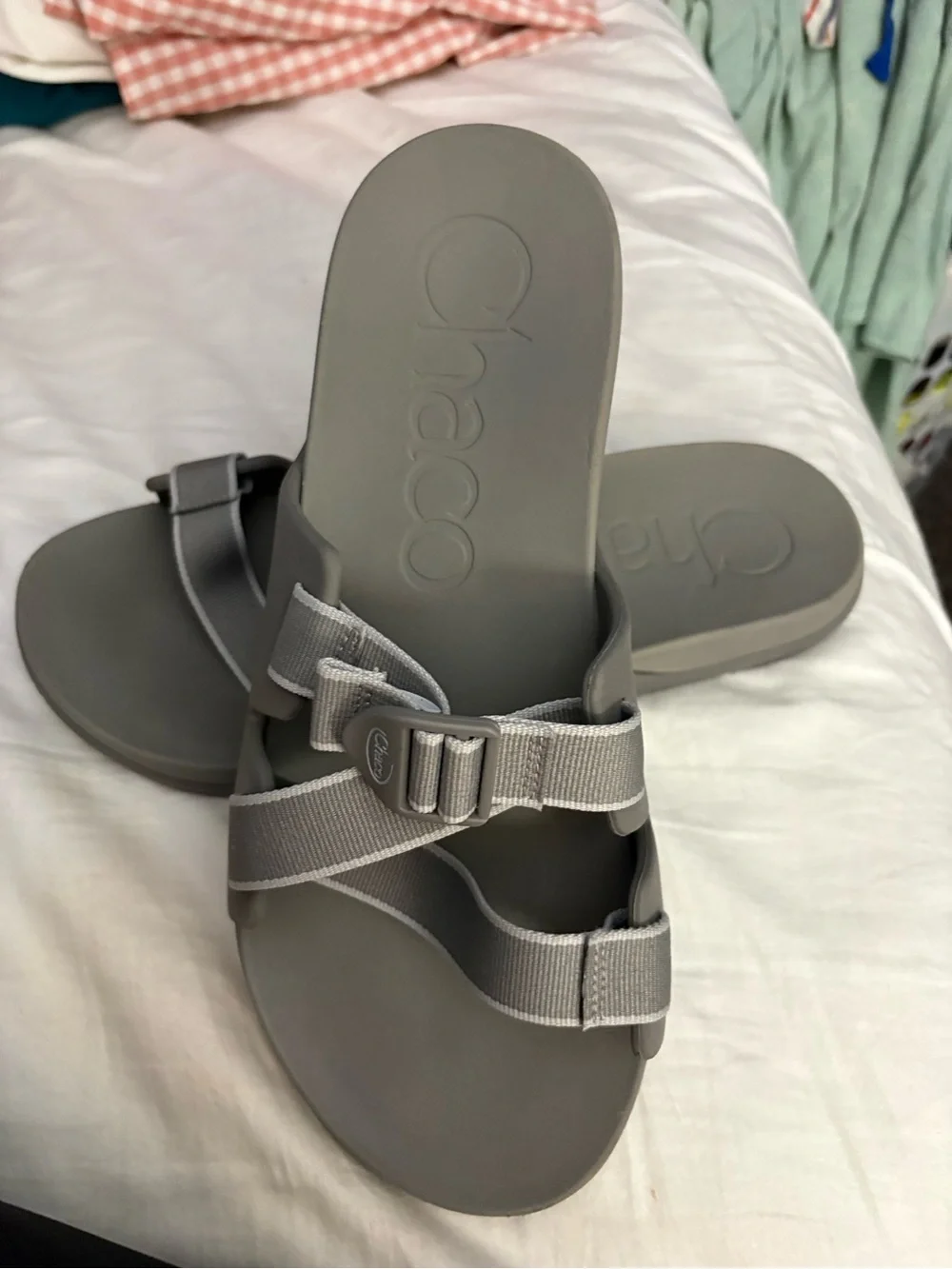 New never worn Chaco Men's Sandals Gray Performance Footwear sz 14